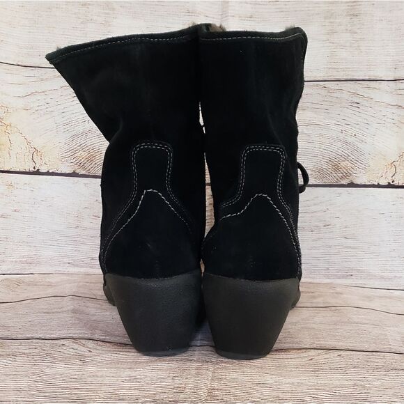 Leather Lace Up Boots with Faux Fur - Picture 15 of 16